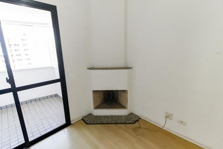 Apartamento para alugar com 55m², 2 quartos e 1 vagaDetalhe Sala - lareira