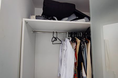 Casa de condomínio à venda com 137m², 4 quartos e 1 vagaSuíte 1