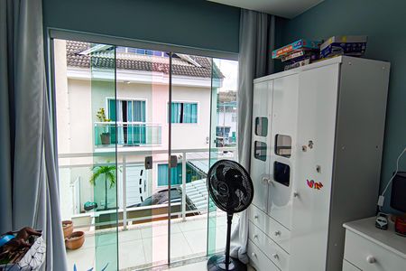 Casa de condomínio à venda com 137m², 4 quartos e 1 vagaSuíte 1