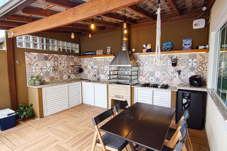 Casa de condomínio à venda com 137m², 4 quartos e 1 vagaTerraço