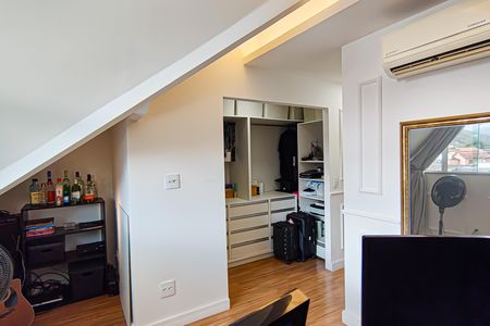 Casa de condomínio à venda com 137m², 4 quartos e 1 vagaSuíte 2