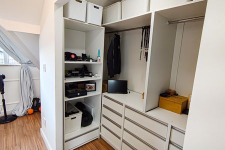 Casa de condomínio à venda com 137m², 4 quartos e 1 vagaSuíte 2