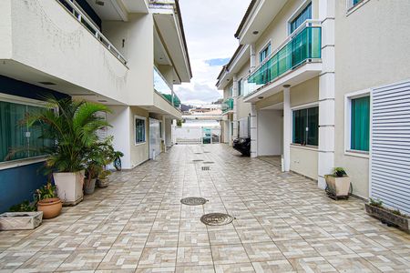 Casa de condomínio à venda com 137m², 4 quartos e 1 vagaÁrea comum