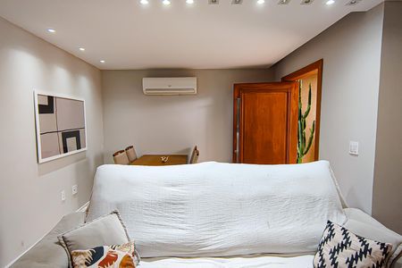 Casa de condomínio à venda com 137m², 4 quartos e 1 vagaSala