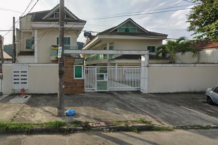 Casa de condomínio à venda com 137m², 4 quartos e 1 vagafachada