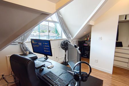 Casa de condomínio à venda com 137m², 4 quartos e 1 vagaSuíte 2