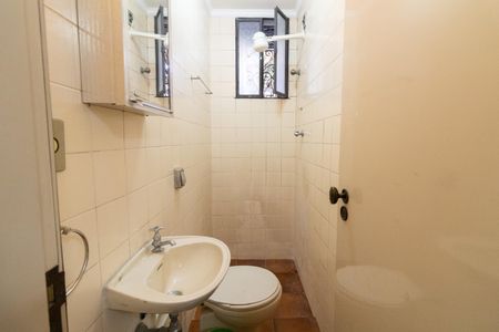 Casa à venda com 208m², 2 quartos e 2 vagas Casa à venda com 208m², 2 quartos e 2 vagasBanheiro de serviço