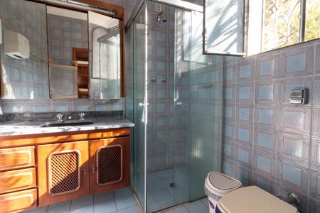 Casa à venda com 208m², 2 quartos e 2 vagas Casa à venda com 208m², 2 quartos e 2 vagasBanheiro da Suíte 1