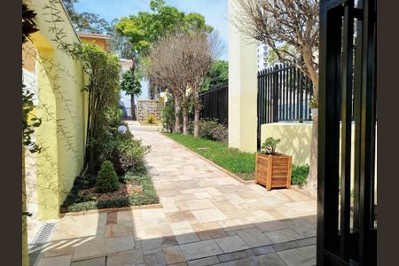 Casa à venda com 100m², 2 quartos e 3 vagasÁrea comum: Jardim
