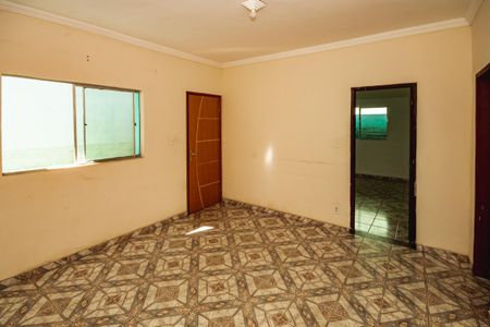 Sala de casa à venda com 3 quartos, 160m² em Piratininga, Belo Horizonte