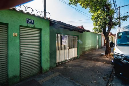 Casa à venda com 160m², 3 quartos e 2 vagasFachada 