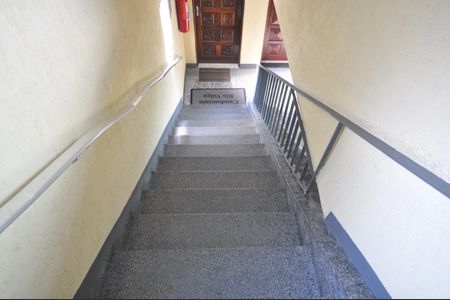 Apartamento à venda com 54m², 3 quartos e 1 vagaEscada de acesso