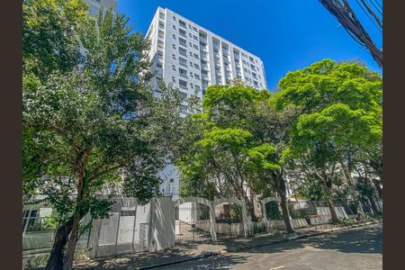 Apartamento à venda com 42m², 1 quarto e 1 vaga Apartamento à venda com 42m², 1 quarto e 1 vagaFachada