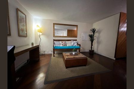 Apartamento à venda com 80m², 2 quartos e sem vaga Apartamento à venda com 80m², 2 quartos e sem vagaHall social