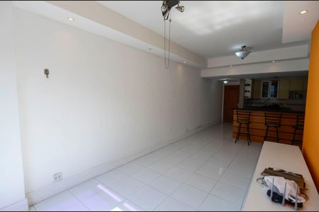 Apartamento à venda com 80m², 2 quartos e sem vaga Apartamento à venda com 80m², 2 quartos e sem vagaSala