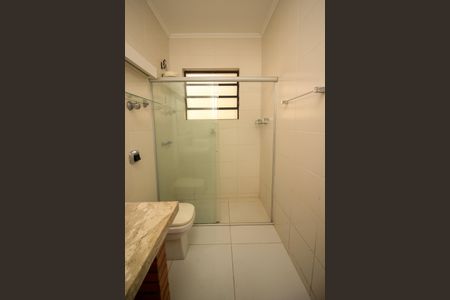 Casa à venda com 177m², 3 quartos e 4 vagas Casa à venda com 177m², 3 quartos e 4 vagasBanheiro Social