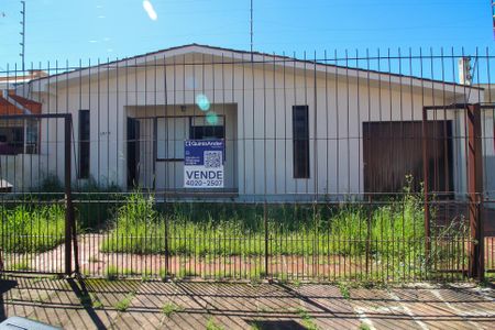 Casa à venda com 177m², 3 quartos e 4 vagas Casa à venda com 177m², 3 quartos e 4 vagasFachada