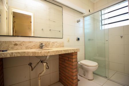 Casa à venda com 177m², 3 quartos e 4 vagas Casa à venda com 177m², 3 quartos e 4 vagasBanheiro da Suíte