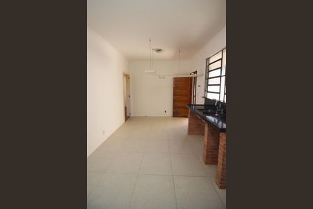 Casa à venda com 177m², 3 quartos e 4 vagas Casa à venda com 177m², 3 quartos e 4 vagasCozinha