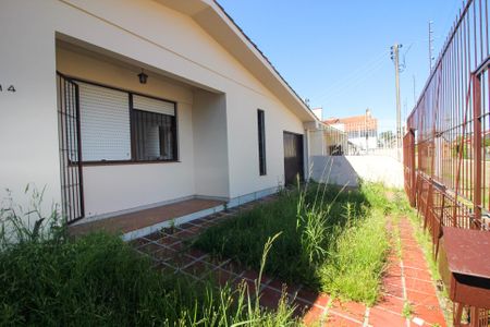 Casa à venda com 177m², 3 quartos e 4 vagas Casa à venda com 177m², 3 quartos e 4 vagasJardim
