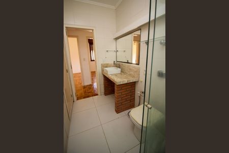 Casa à venda com 177m², 3 quartos e 4 vagas Casa à venda com 177m², 3 quartos e 4 vagasBanheiro Social