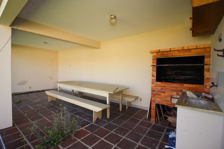 Casa à venda com 177m², 3 quartos e 4 vagas Casa à venda com 177m², 3 quartos e 4 vagasÁrea comum