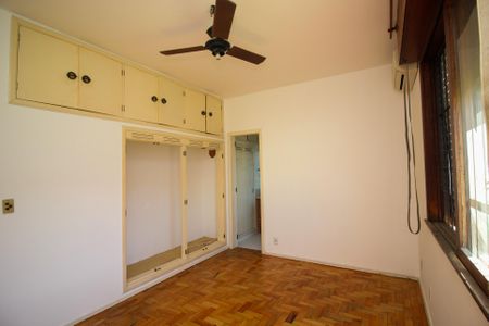 Casa à venda com 177m², 3 quartos e 4 vagas Casa à venda com 177m², 3 quartos e 4 vagasSuíte