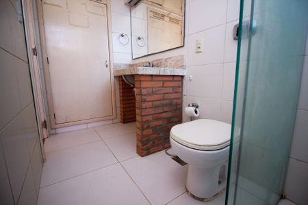 Casa à venda com 177m², 3 quartos e 4 vagas Casa à venda com 177m², 3 quartos e 4 vagasBanheiro da Suíte