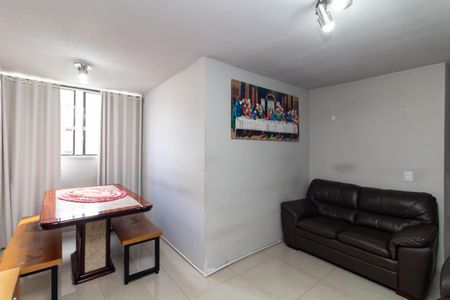 Sala de casa à venda com 2 quartos, 70m² em Itaquera, São Paulo