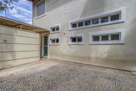 Casa à venda com 4 quartos, 234m² em Santo Amaro, São Paulo