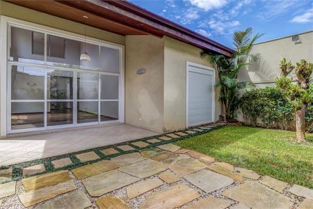 Casa à venda com 4 quartos, 234m² em Santo Amaro, São Paulo