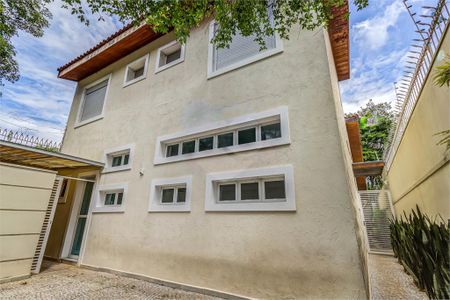 Casa à venda com 4 quartos, 234m² em Santo Amaro, São Paulo