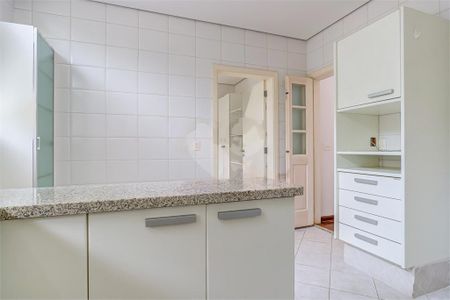 Casa à venda com 4 quartos, 234m² em Santo Amaro, São Paulo