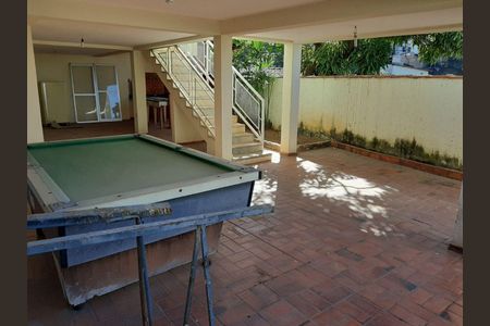 Casa à venda com 220m², 4 quartos e 3 vagas