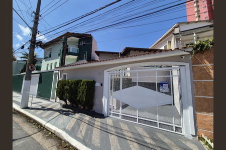 Casa à venda com 131m², 2 quartos e 3 vagasFachada