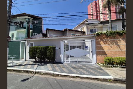 Casa à venda com 131m², 2 quartos e 3 vagasFachada