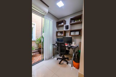 Escritório de casa à venda com 2 quartos, 131m² em Vila Scarpelli, Santo André