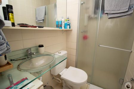 Apartamento à venda com 60m², 3 quartos e 1 vaga Apartamento à venda com 60m², 3 quartos e 1 vagaBanheiro Social