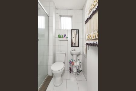 Banheiro de apartamento à venda com 2 quartos, 64m² em Igara, Canoas