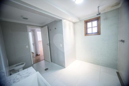 Casa à venda com 3 quartos, 215m² em Vila Tramontano, São Paulo