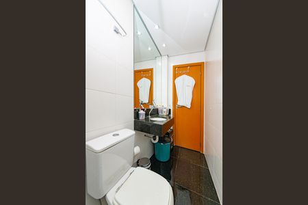 Apartamento à venda com 240m², 4 quartos e 4 vagasBanheiro da Suíte 2