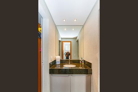 Apartamento à venda com 240m², 4 quartos e 4 vagasBanheiro Social