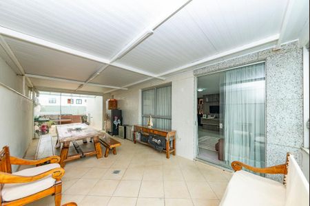Apartamento à venda com 240m², 4 quartos e 4 vagasVaranda