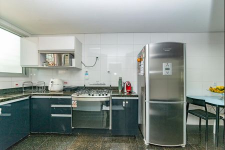 Apartamento à venda com 240m², 4 quartos e 4 vagasCozinha