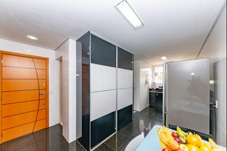 Apartamento à venda com 240m², 4 quartos e 4 vagasCozinha