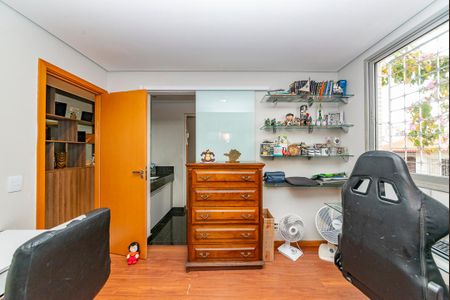 Apartamento à venda com 240m², 4 quartos e 4 vagasQuarto 2