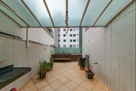 Apartamento à venda com 240m², 4 quartos e 4 vagasVaranda