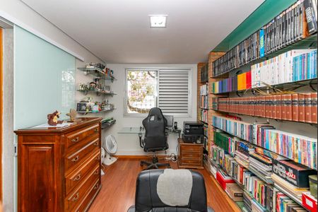 Apartamento à venda com 240m², 4 quartos e 4 vagasQuarto 2