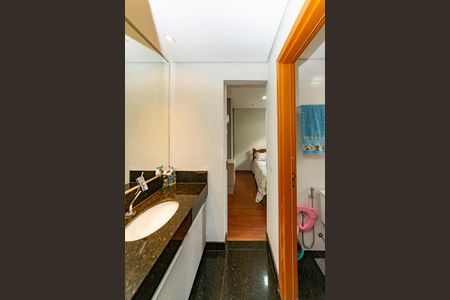 Apartamento à venda com 240m², 4 quartos e 4 vagasBanheiro Social