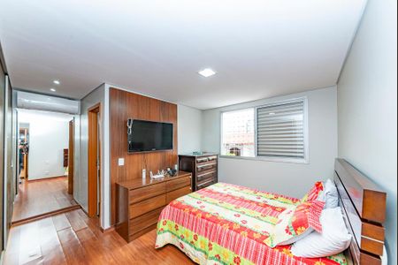 Apartamento à venda com 240m², 4 quartos e 4 vagasSuíte 1